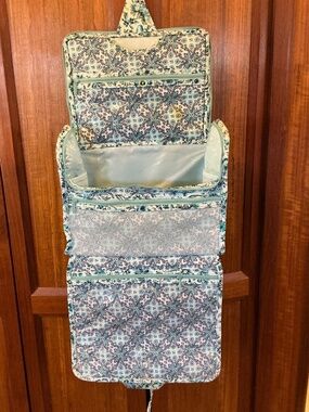 Vera Bradley Grand Travel Organizer Hanging Cosmetic Bag